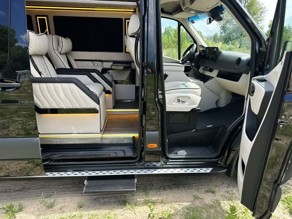 Mercedes-Benz Sprinter Vip класса для трансфера в Краков Варшава Кишинев