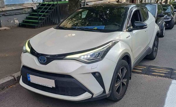 Внедорожник на свадьбу Toyota CH-R 2019 белый аренда