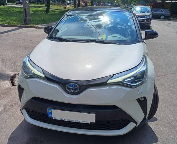 Внедорожник на свадьбу Toyota CH-R 2019 белый аренда