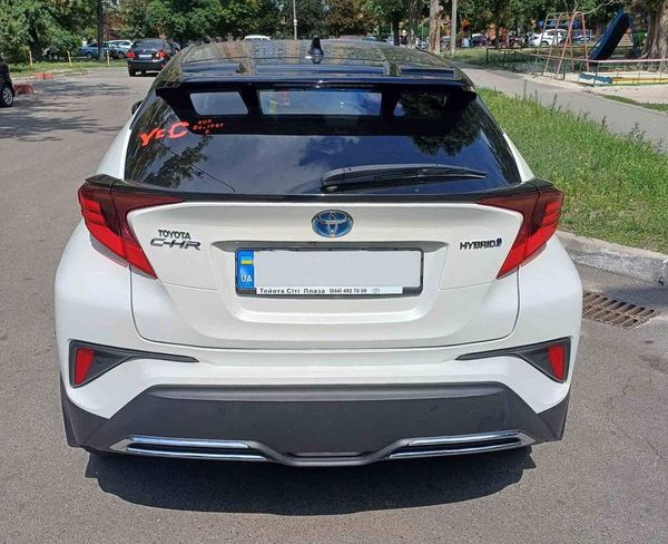 Внедорожник на свадьбу Toyota CH-R 2019 белый аренда
