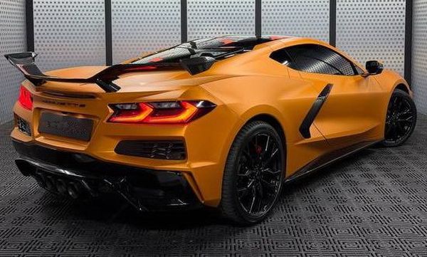 Спорткар на фотосессию Chevrolet Corvette Chevrolet C8 оранжевый аренда