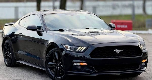 Прокат Ford Mustang GT чорний без водія