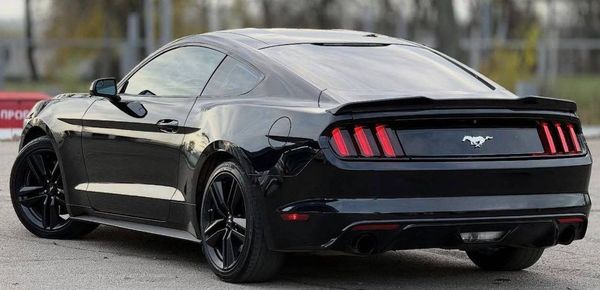 Прокат Ford Mustang GT чорний без водія