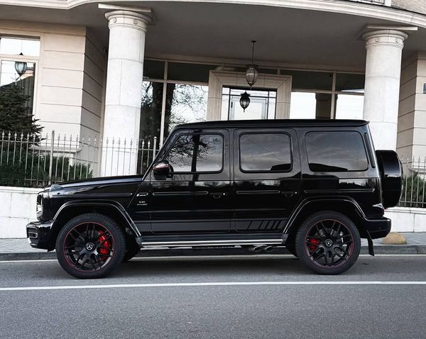 Прокат НОВИЙ Mercedes-Benz G63 AMG Гелік