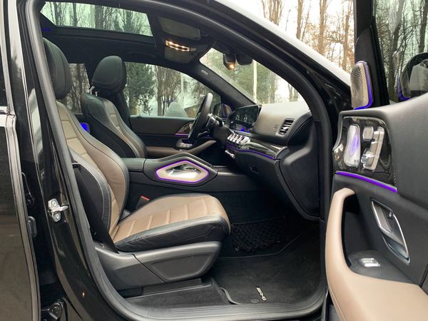 Прокат Merrcedes-Benz GLS 63 AMG без водія в Києві