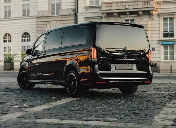 VIP-трансфер на Mercedes-Benz V class NEW з Києва до Варшави, Кракова, Кишинева