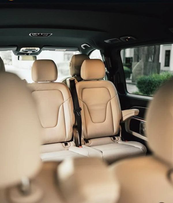 VIP-трансфер на Mercedes-Benz V class NEW з Києва до Варшави, Кракова, Кишинева