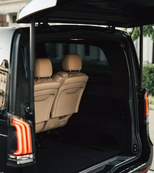 VIP-трансфер на Mercedes-Benz V class NEW з Києва до Варшави, Кракова, Кишинева VIP-трансфер на Mercedes-Benz V class NEW з Києва до Варшави, Кракова, Кишинева