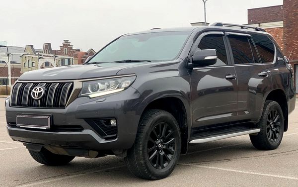 Прокат Toyota Prado 70 Anniversary без водителя или с водителем 