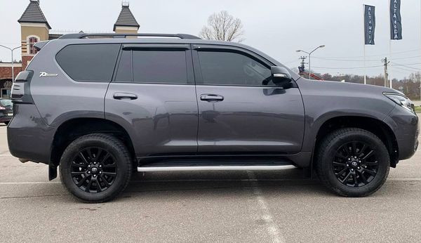 Прокат Toyota Prado 70 Anniversary без водителя или с водителем 