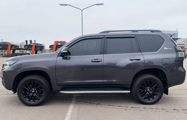 Прокат Toyota Prado 70 Anniversary без водителя или с водителем 