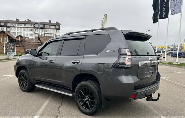 Прокат Toyota Prado 70 Anniversary без водителя или с водителем 