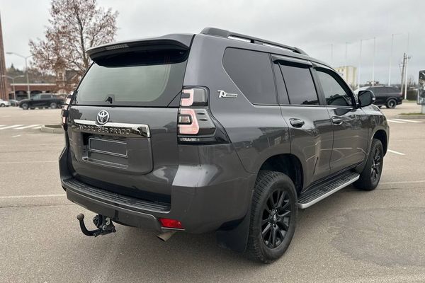 Прокат Toyota Prado 70 Anniversary без водителя или с водителем 