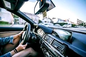 Оренда авто погодинно з водієм у Києві — зручність, комфорт і статус