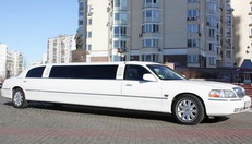 Лімузин Lincoln Town Car 120 замовити на весілля в Києві