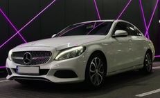 Авто на весілля бізнес клас Mercedes-Benz C300 білий в Києві