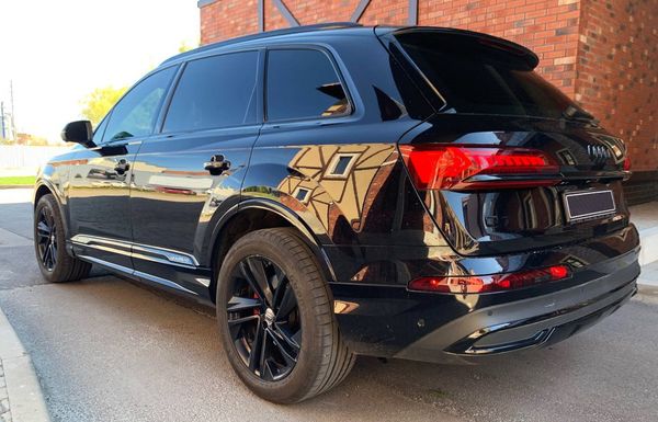 Аренда Audi Q7 R-Line в Киеве — прокат без водителя или с водителем