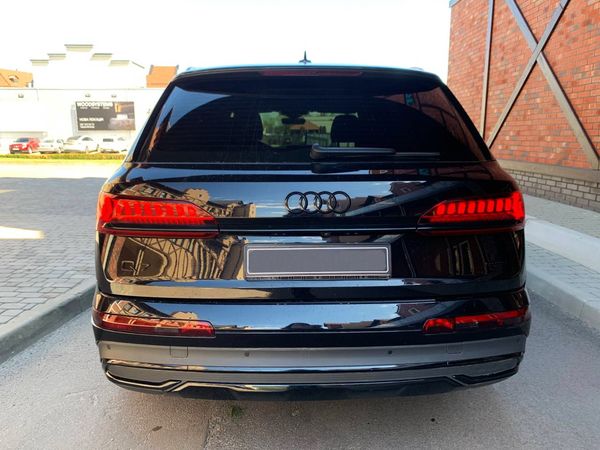 Аренда Audi Q7 R-Line в Киеве — прокат без водителя или с водителем