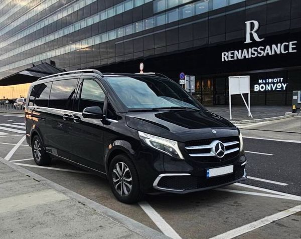 Оренда Mercedes-Benz V-Class з водієм - трансфер із Києва до Європи (Варшава, Краків, Кишинів)