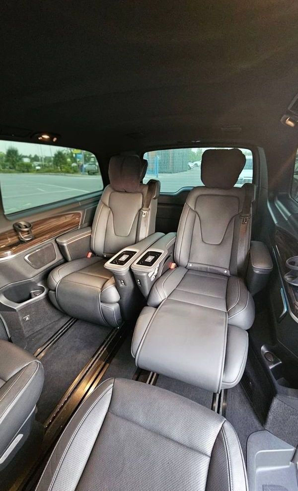 Оренда Mercedes-Benz V-Class з водієм - трансфер із Києва до Європи (Варшава, Краків, Кишинів)