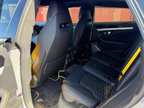 Оренда Lamborghini Urus у Києві – з водієм або без, розкішний суперджип
