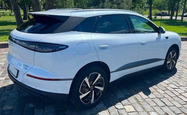 Электро-внедорожник BYD ID белый на свадьбу с водителем в Киеве 