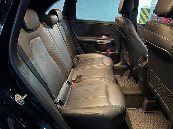 Позашляховик Mercedes-Benz B-class W247 на весілля в Києві 