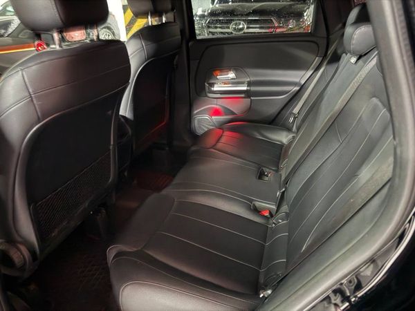 Позашляховик Mercedes-Benz B-class W247 на весілля в Києві 