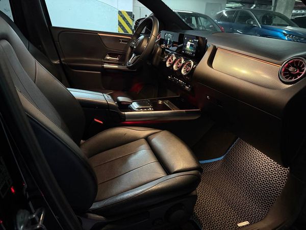 Позашляховик Mercedes-Benz B-class W247 на весілля в Києві 