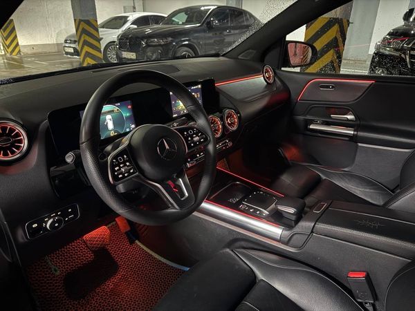 Позашляховик Mercedes-Benz B-class W247 на весілля в Києві 