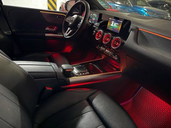 Позашляховик Mercedes-Benz B-class W247 на весілля в Києві 