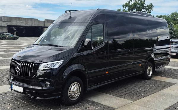 Оренда мікроавтобуса на весілля або трансфер Mercedes-Benz Sprinter чорний в Києві 