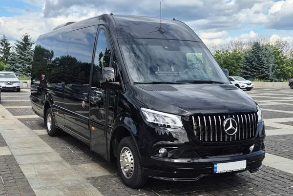 Оренда мікроавтобуса на весілля або трансфер Mercedes-Benz Sprinter чорний в Києві 